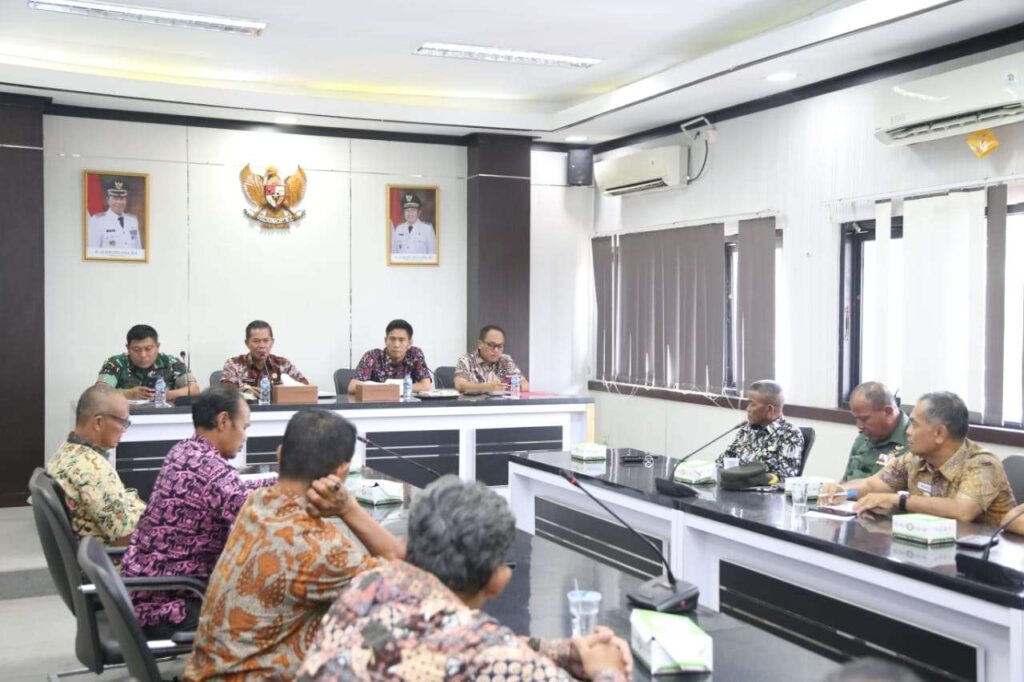 Rapat Pemkot Serang