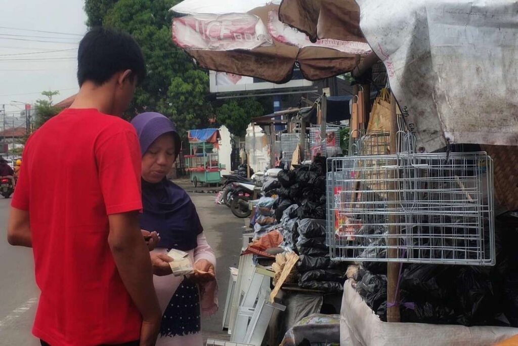 Penjual Tusuk Sate