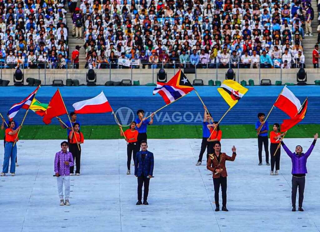 Bendera Indonesia Terbalik