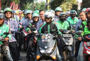 Wali Kota Serang bersama Ojek Online