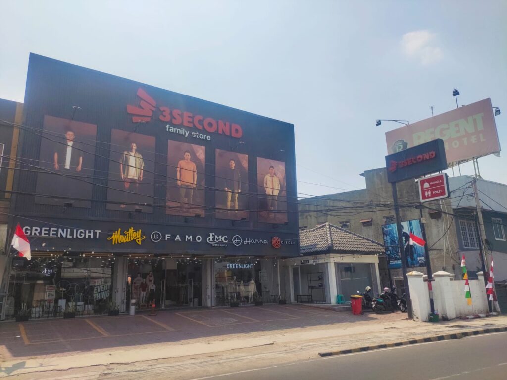 3Second Family Store Cilegon