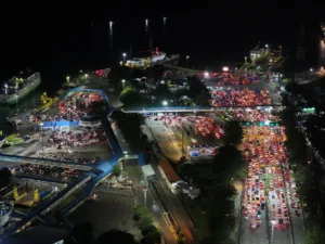 Foto udara suasan pemudik dari arah jawa ke Sumatera di Pelabuhan Merak Tahun 2024. (Foto: Dok. ASDP)