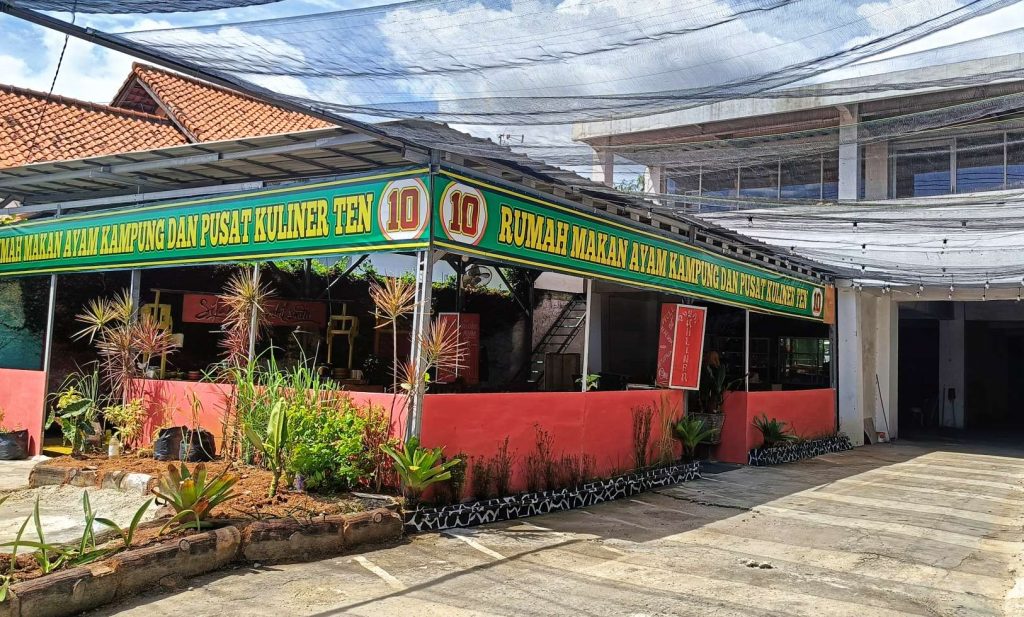 Rumah Makan Ayam Kampung dan Pusat Kuliner Ten