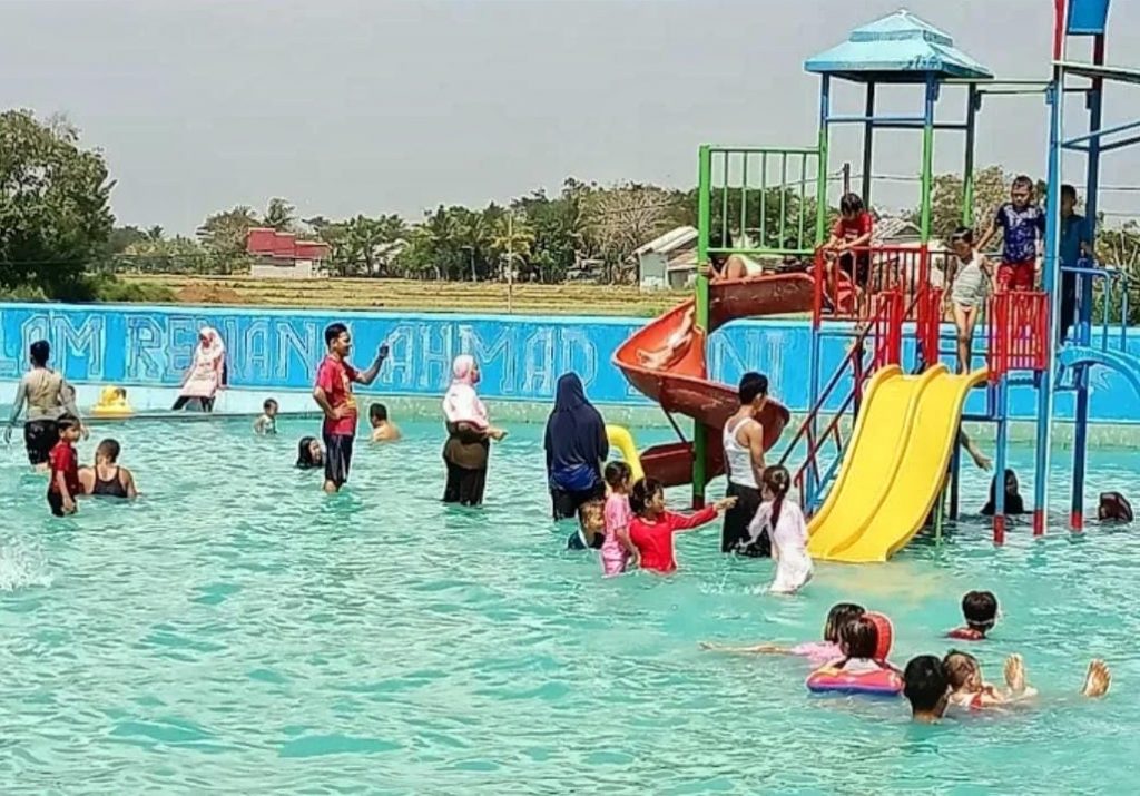 Kolam Renang Ahmad Dani