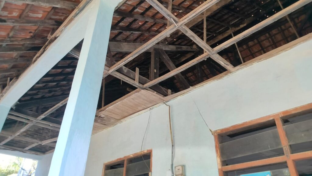 Sekolah rusak