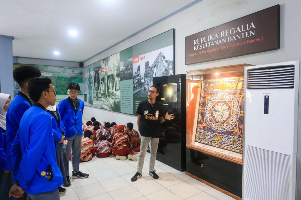 Menapak Banten